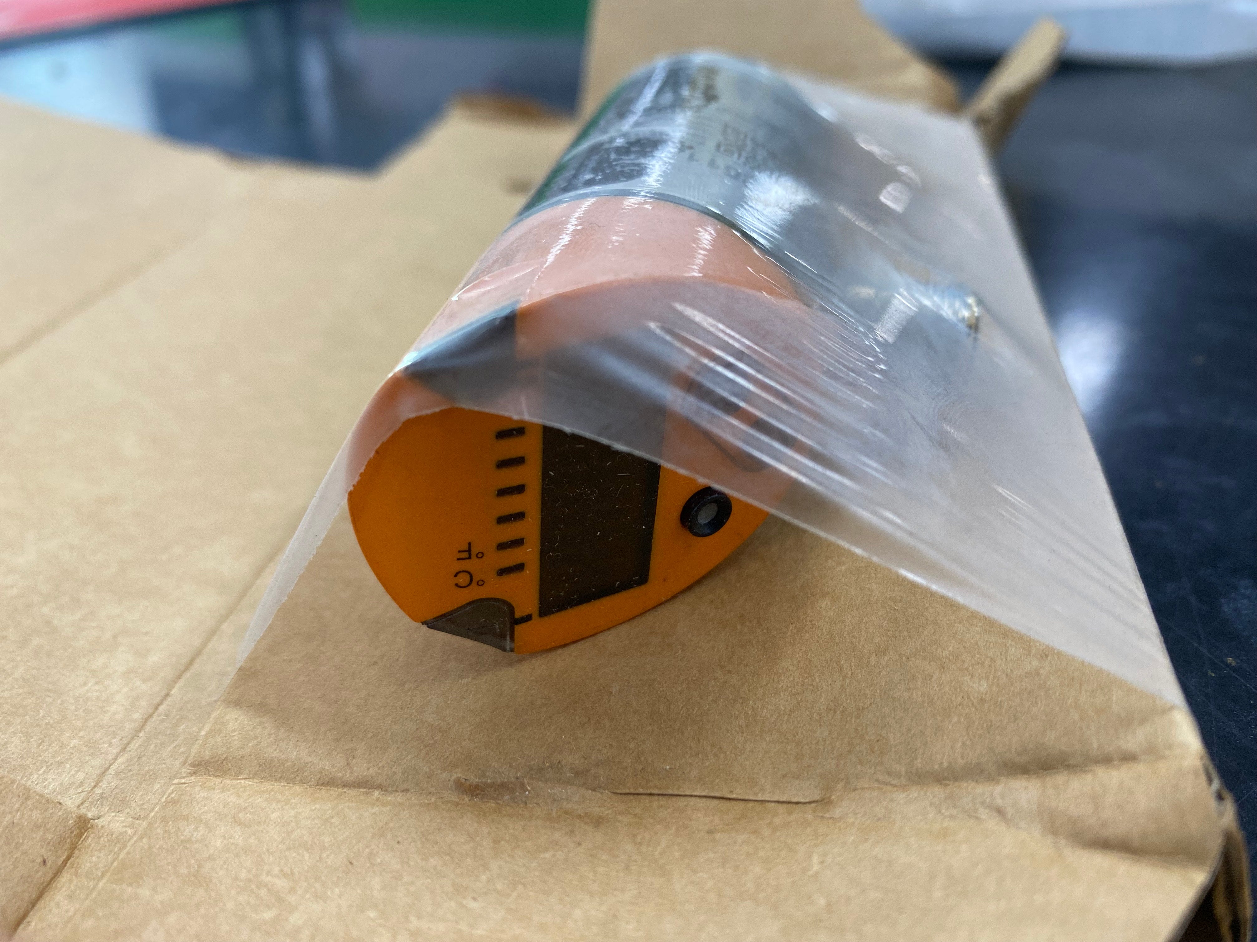 IFM Temperature sensor with display TN2511